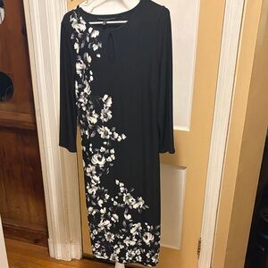 White House Black Market Black and White Floral Long Sleeve Dress